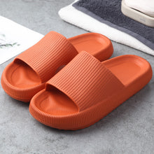 Carregar imagem no visualizador da galeria, Slipper Confort Plus - Caminhar nas nuvens
